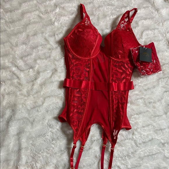 Garter Set - Picture 1 of 2